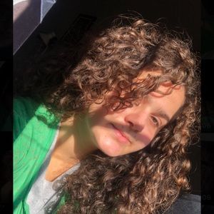 Meet your Posher, Fiorela